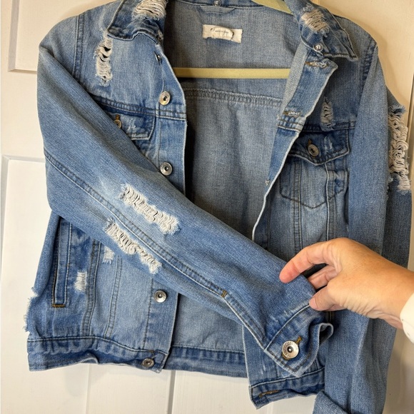 Distressed Denim jacket women’s size Med - Picture 10 of 13